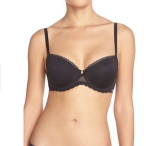NWOT Chantelle t-shirt bra in black 32B